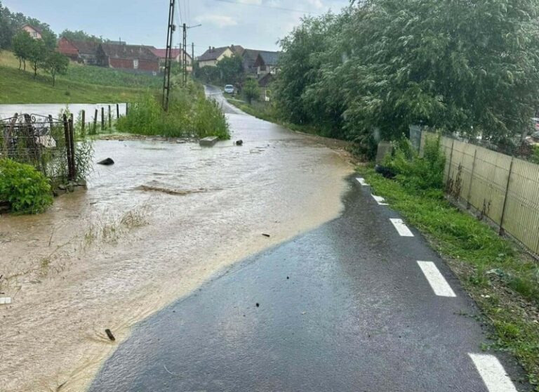 Cod galben de inundații și viituri pe mai multe râuri din județul Cluj