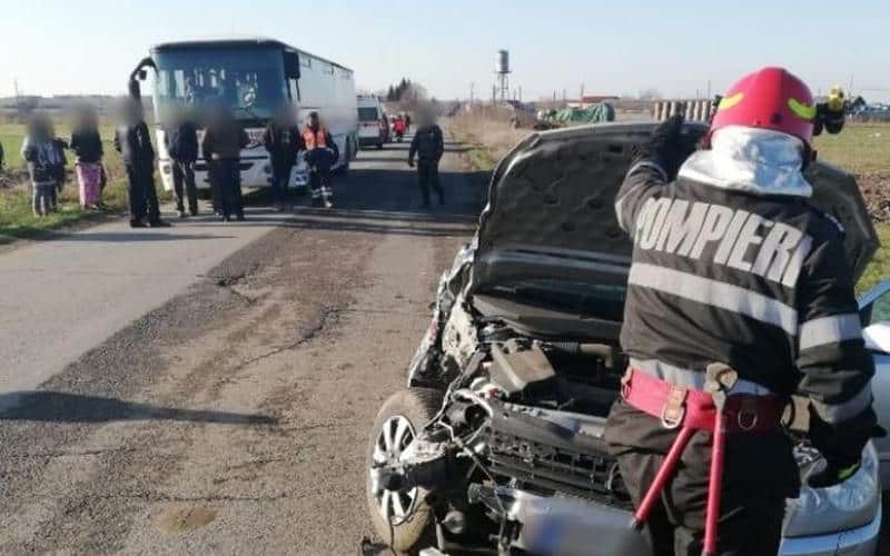 accident autobuz raniti