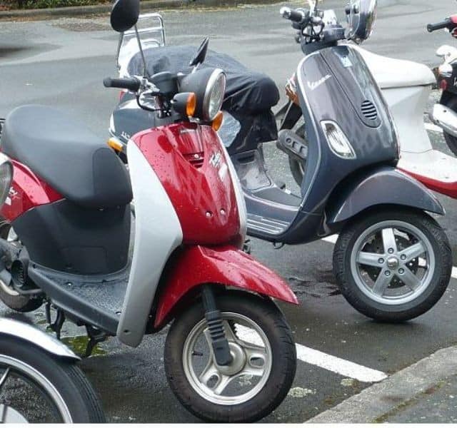 scuter moped