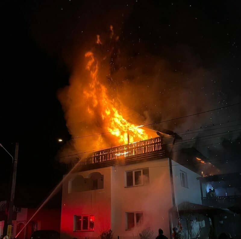 suceava incendiu casa1