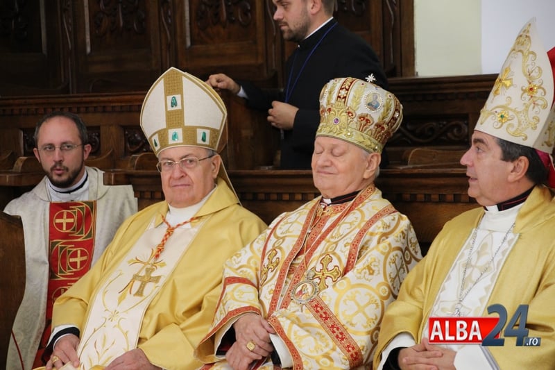 cardinalul sandri si arhiepiscopul lucian.jpg