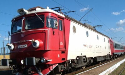 800px cfr class 40 red locomotive.jpg