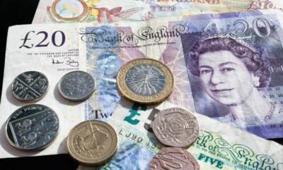 englezii se grăbesc să își schimbe bancnotele vechi înainte de
