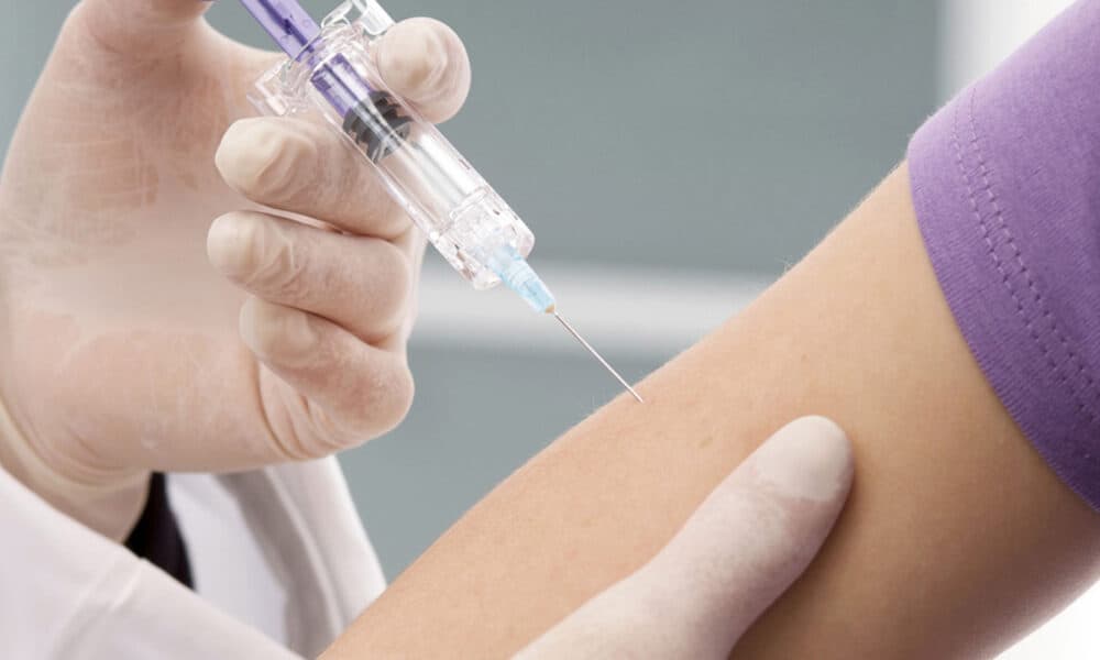 se dă startul vaccinării antigripale. medic de familie: „cei care