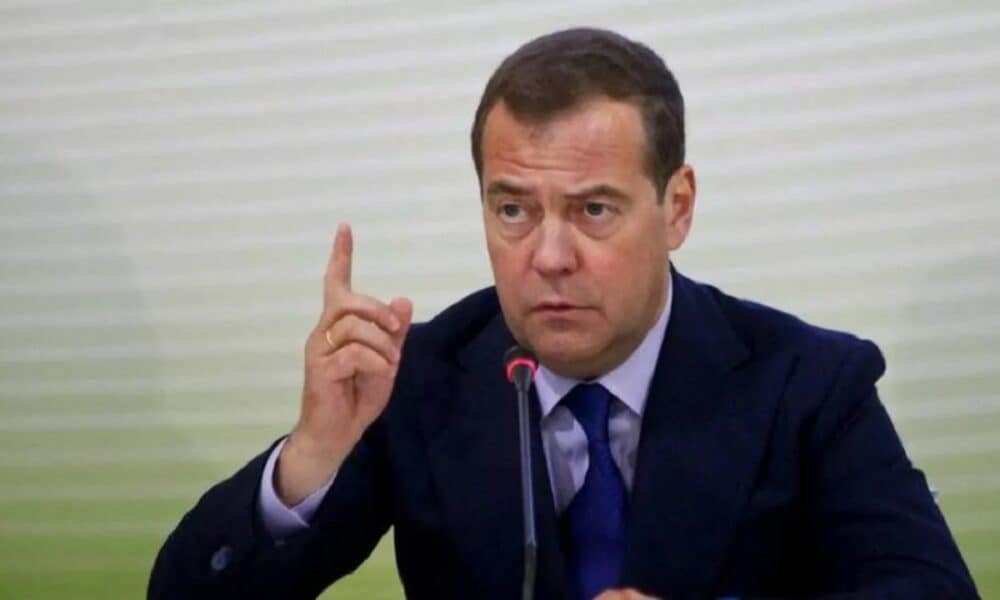 dimitri medvedev, atac la volodimir zelenski. „imploră nato să grăbească