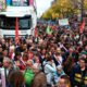proteste masive în paris. francezii, revoltați de efectele inflației, cer