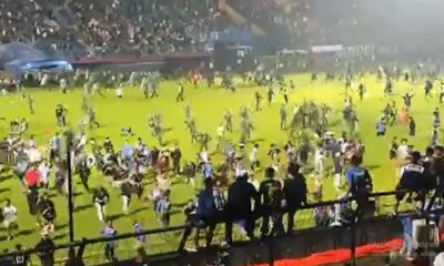 tragedie la un meci de fotbal din indonezia. cel puțin