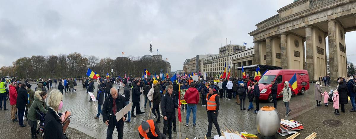 mii de români au protestat în centrul berlinului. sunt solidari
