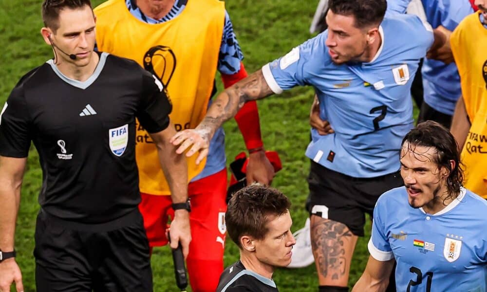 lacrimi și revoltă după meciul ghana – uruguay. colegii lui