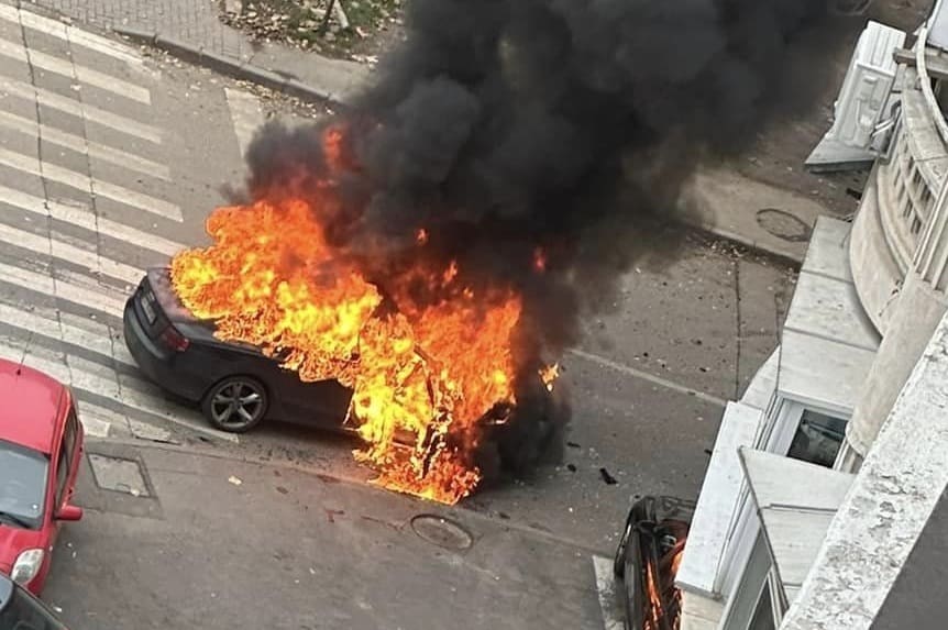 incenddiu masina bucuresti sursa foto info trafic romania