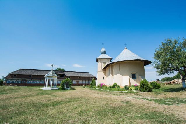 manastirea sf treime bals foto bogdan zamfirescu 2 1.jpg