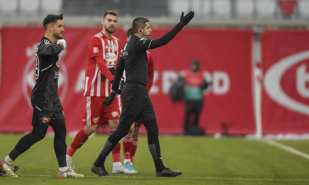 scandările deplasate care l au făcut pe arbitrul partidei sepsi –