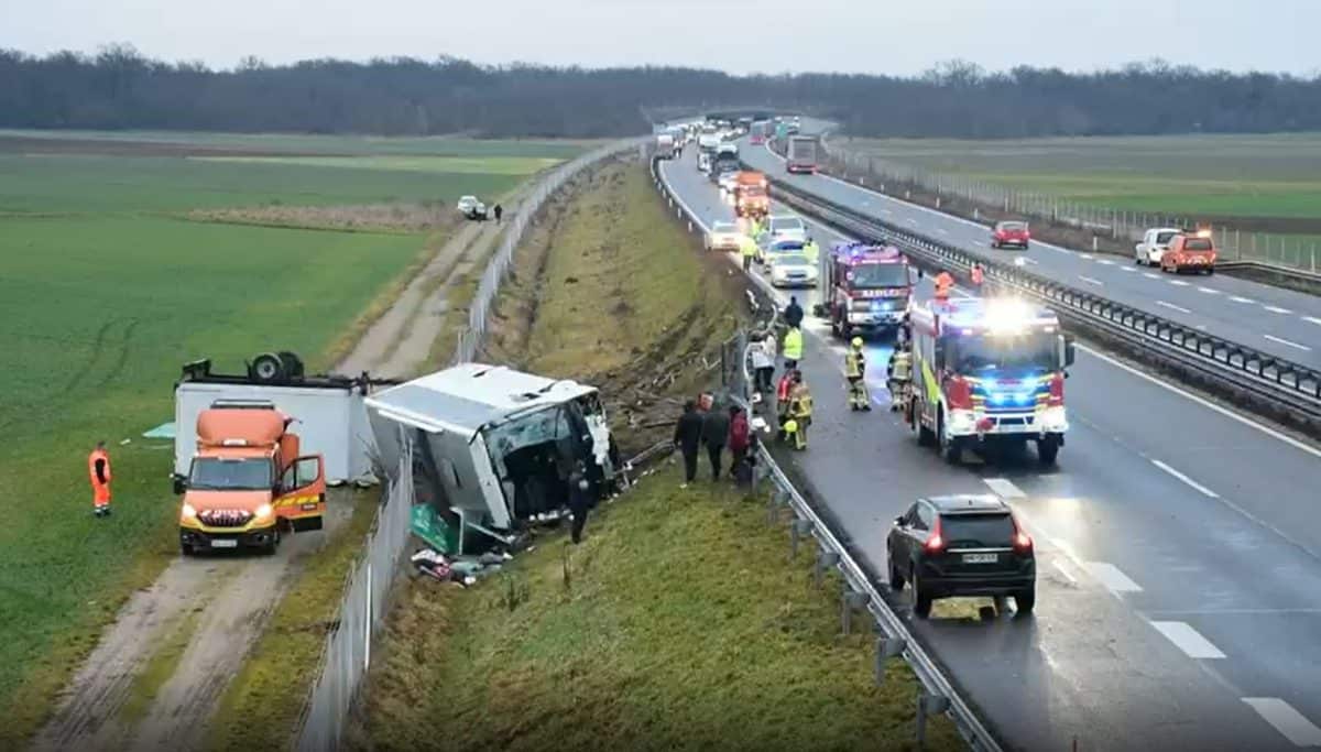 accident cumplit în slovenia. un autocar cu 32 de români