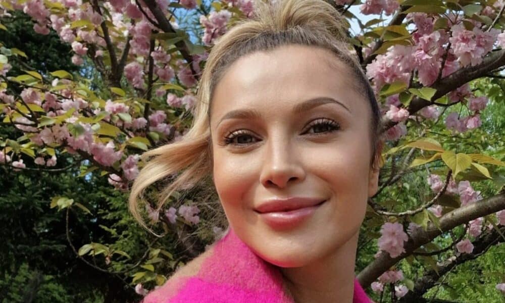 lora s a mutat din românia și face primele declarații: „aici