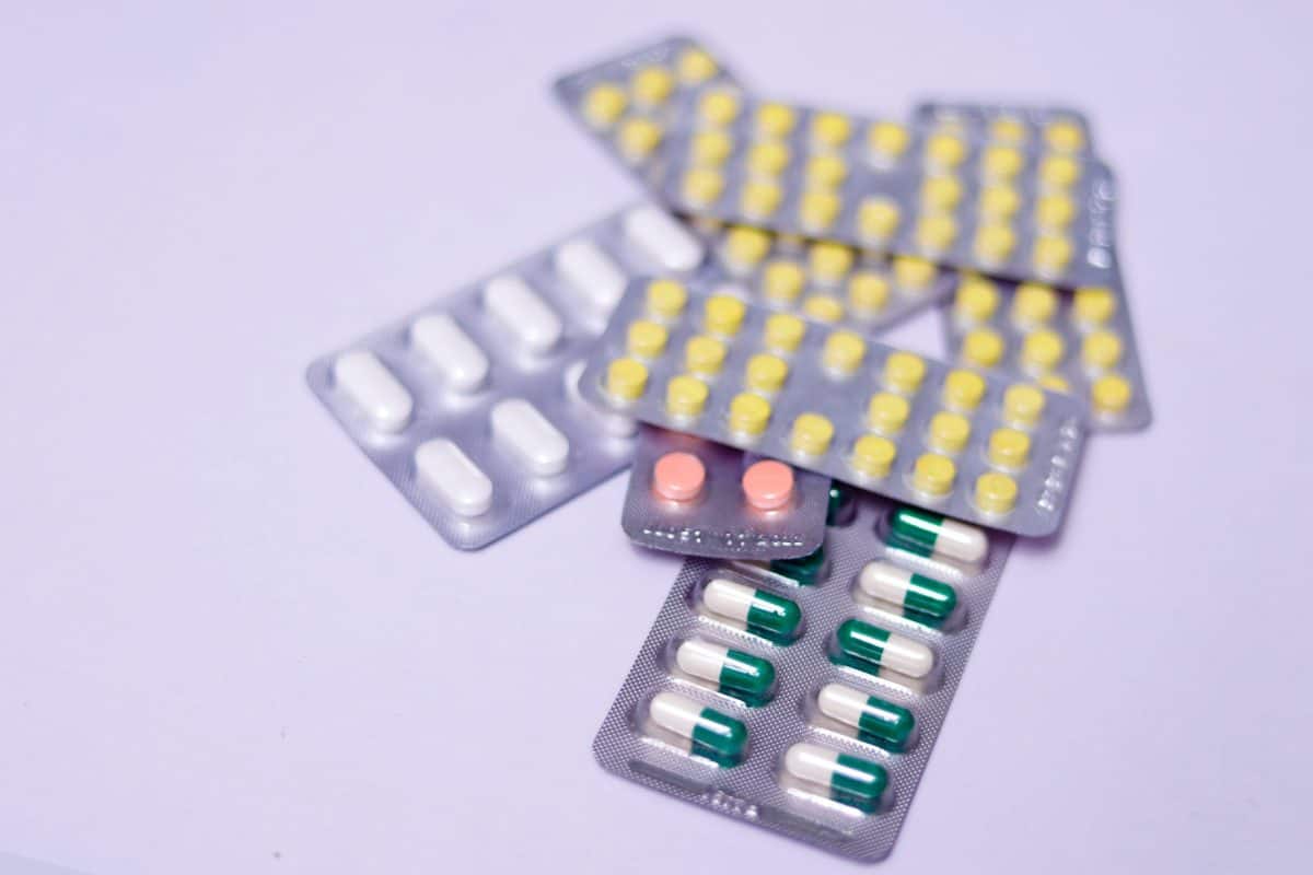 pericolul din spatele medicamentelor vândute online. avertismentul specialiștilor în sănătate.