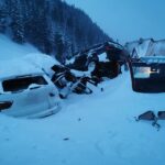 avalanșă în făgăraș: zăpada a lovit cabana capra. circa 60