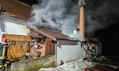 foto video: casă distrusă de flăcări într o localitate din sibiu