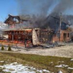 foto video: incendiu într o localitate din județul hunedoara. o cabană a