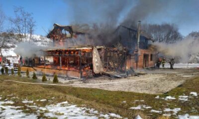 foto video: incendiu într o localitate din județul hunedoara. o cabană a
