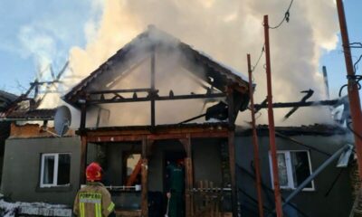 foto: incendiu produs la acoperișul unei case, într o localitate din