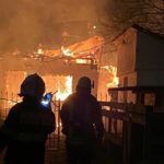foto: incendiu violent la o casă din râșnov. mai multe