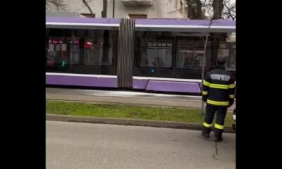 un tramvai cu pasageri a loc foc în mers, la