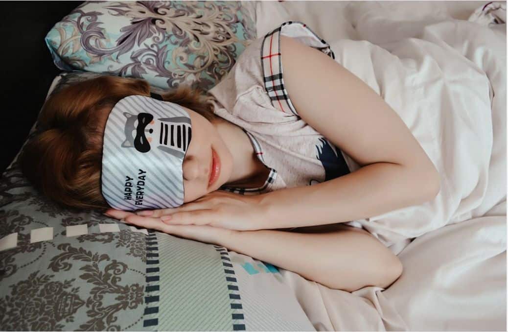purtarea unei măști de ochi în timpul somnului, beneficii nebănuite