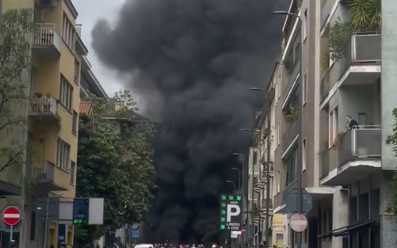explozie masini milano captura video twitter