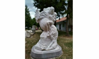 foto: sculptura „esența luptătorului” a artistului aurel sârbu, exponatul lunii