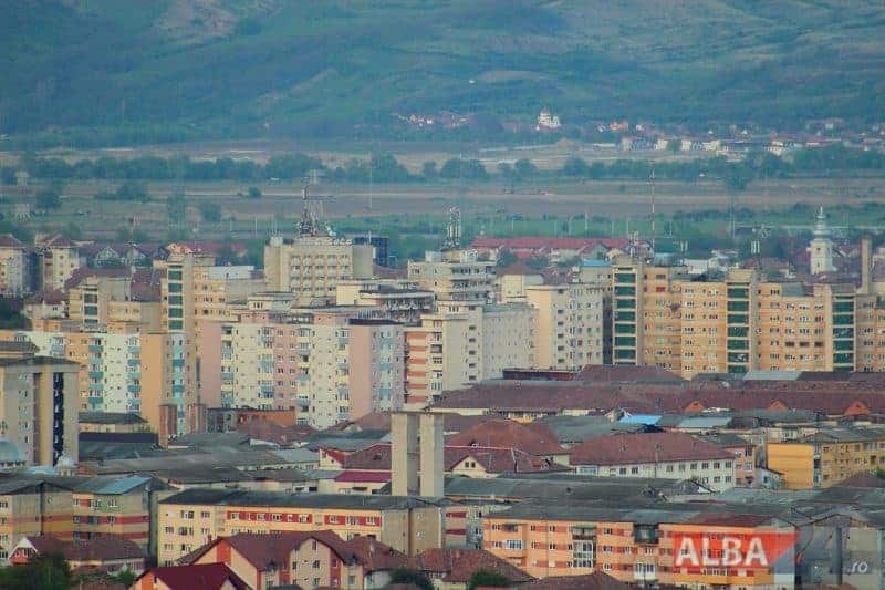 a scăzut numărul locuințelor date în folosință în românia. care