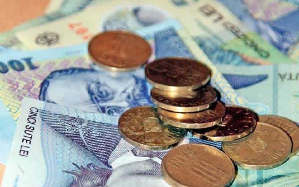 statistică: salariul mediu net al românilor a scăzut în luna