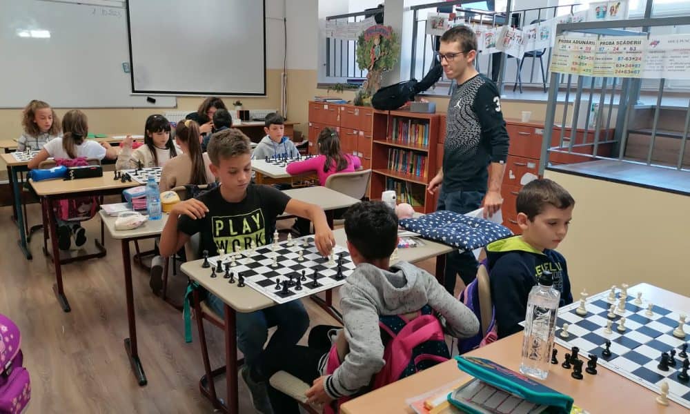 cupa de șah: peste 150 de elevi din mai multe