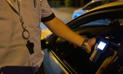 doi șoferi prinși la volan sub influența alcoolului la alba