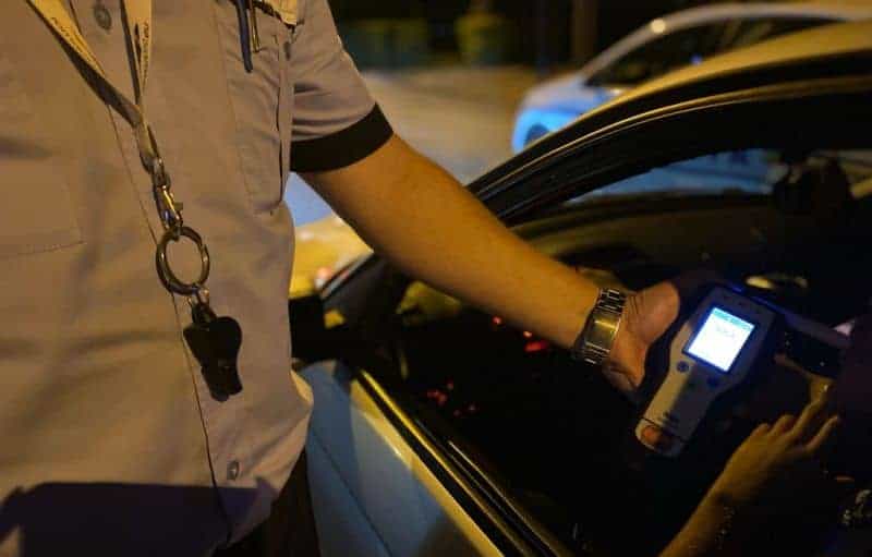 doi șoferi prinși la volan sub influența alcoolului la alba