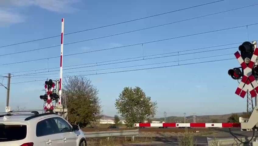 video: blocaj în trafic la trecerea cu calea ferată din