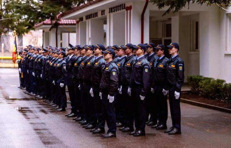 admitere școala de agenți de poliție 2023: 4 candidați pe
