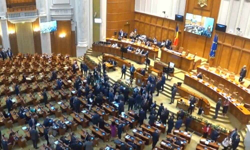 parlamentarii ar putea fi evacuați cu jandarmii dacă fac scandal