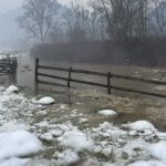 video: râul arieș a ieșit din matcă în apuseni. satul