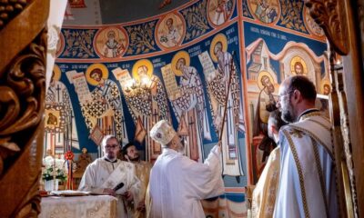 foto: sfințirea bisericii ortodoxe din tolstoi – alba iulia, în