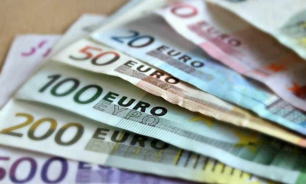 plăţile în numerar mai mari de 10.000 de euro vor