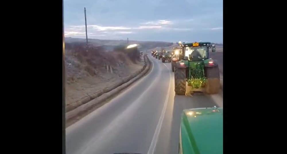 video: protestul fermierilor și transportatorilor din alba. un convoi de