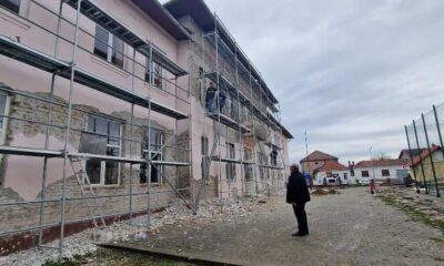 foto: lucrări de renovare la sediul școlii din teiuș, o