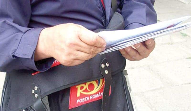 românii vor putea achita facturi cu cardul direct la poştaş.