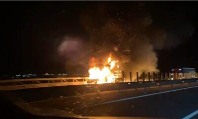video: incendiu pe autostrada a1 sebeș sibiu. o autoutilitară a fost