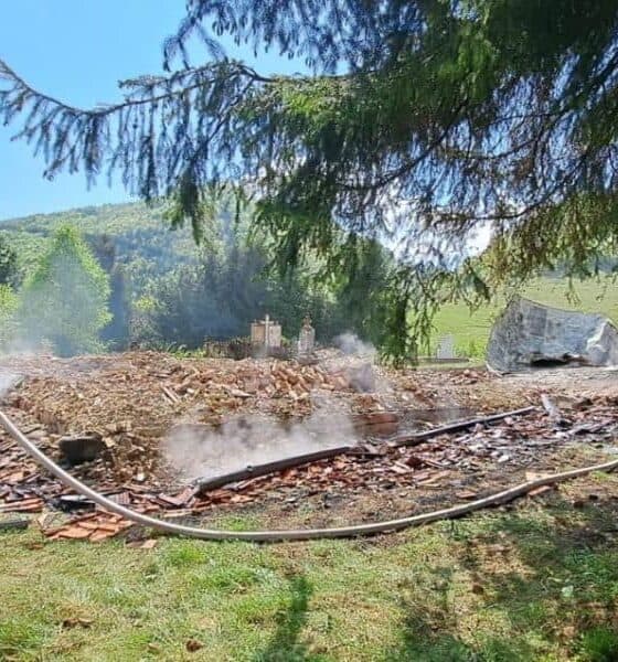 foto: o biserică dintr un sat din alba a fost distrusă