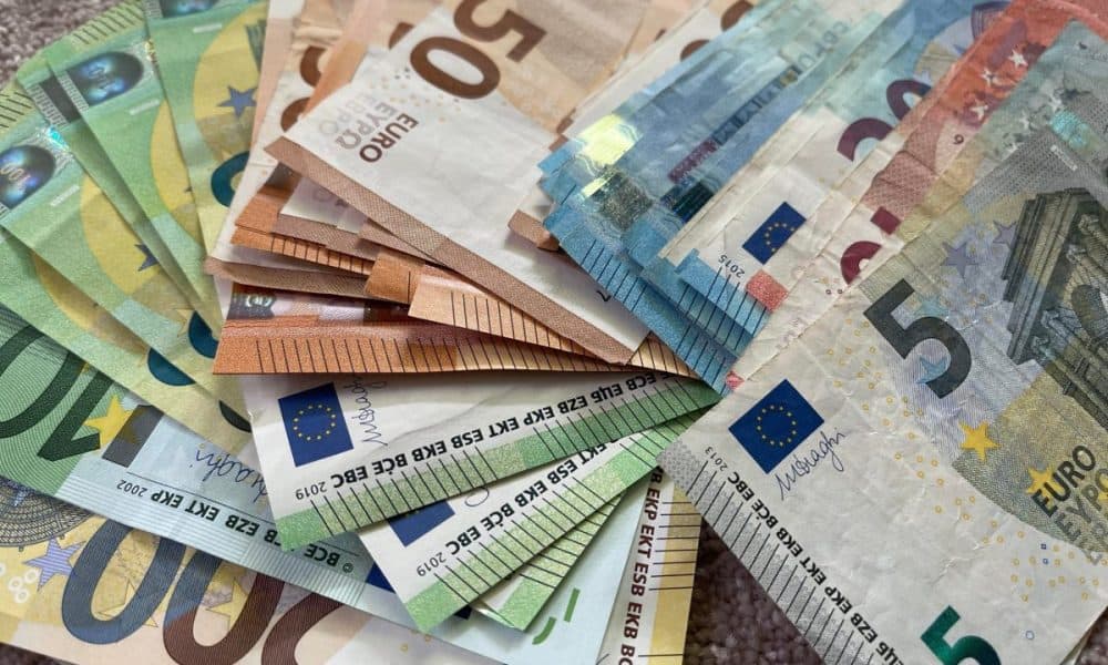 salariul minim european: consultări între guvern și partenerii sociali. când