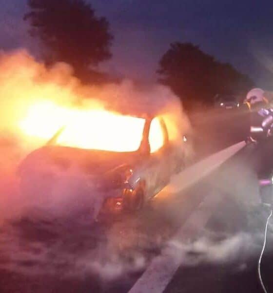 update foto: incendiu la un autoturism pe autostrada a1 sebeș