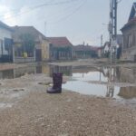 foto Știrea ta: stradă din teiuș, lăsată „baltă” de constructor.