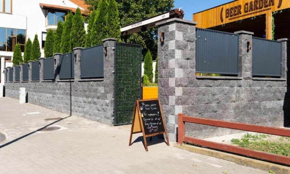 o nouă terasă în alba iulia: beer garden hotel cetate