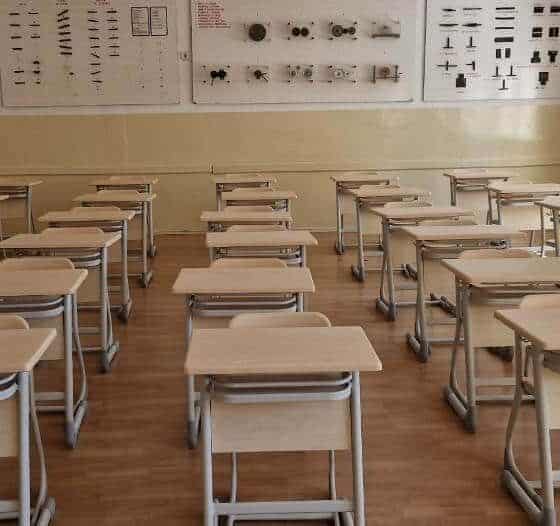 criză de profesori calificați la matematică, științe, educație fizică și